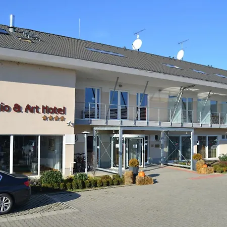 Szepia Bio And Art 4*