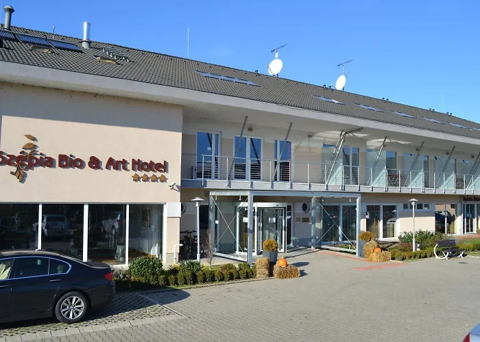 Szepia Bio And Art 4*