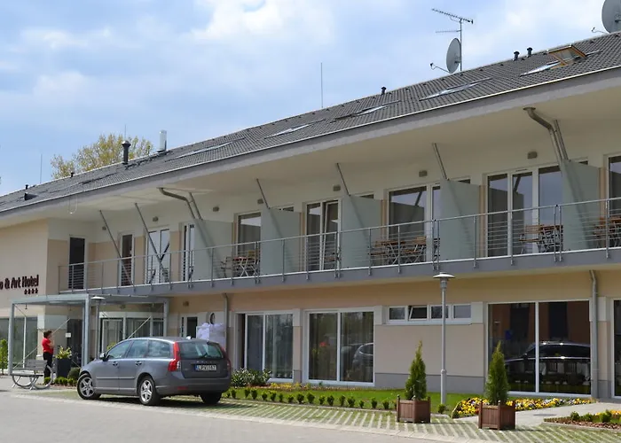 Szepia Bio And Art